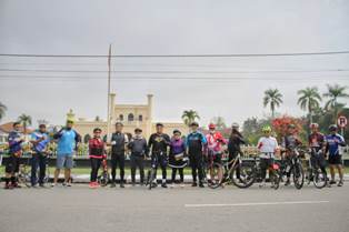Udara Bersih dan Indah, Kapolda Riau Terkesan Gowes di Kota Siak